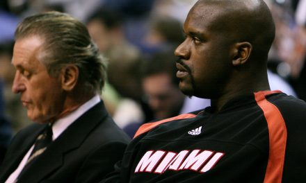 המושכים בחוטים: האיש, הג'ל והחליפה